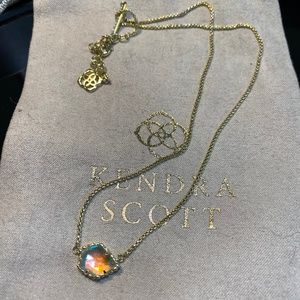 Kendra Scott Tess Gold Pendant Necklace in Dichroic Glass